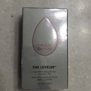 Beauty blender The Leveler primer